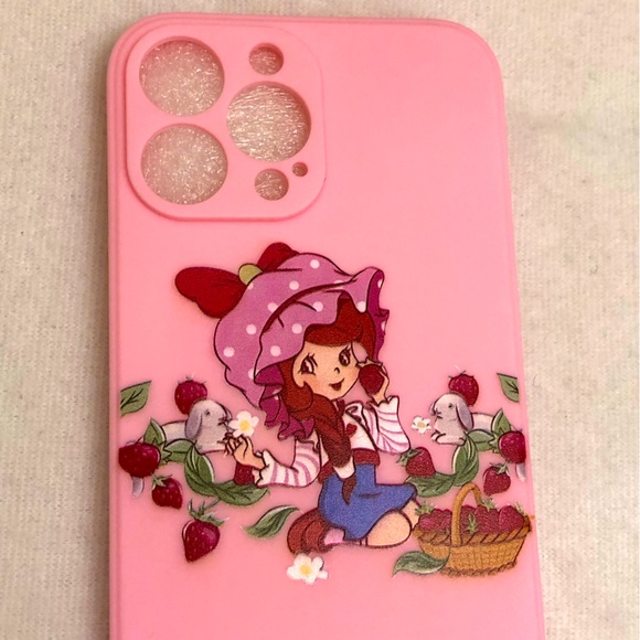 Strawberry Shortcake Phone Case w/Beaded Lanyard - Picture 6 of 15